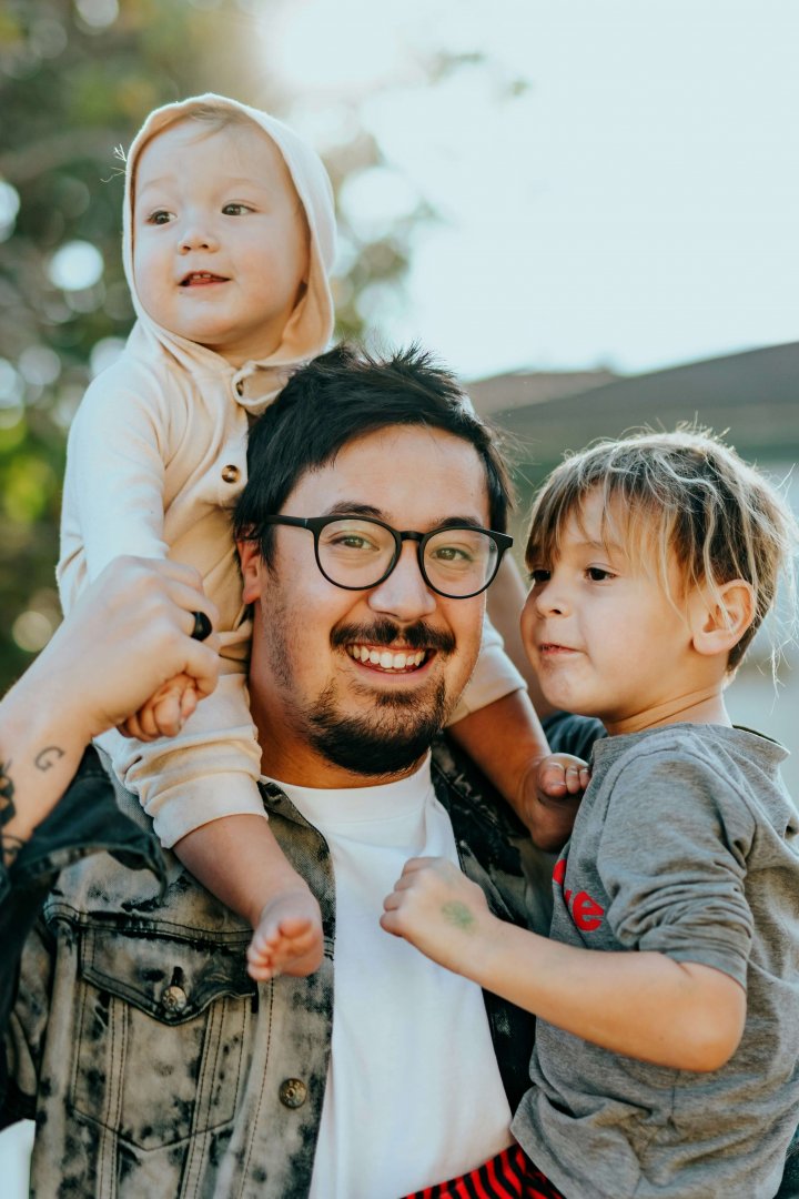 dad with two kids